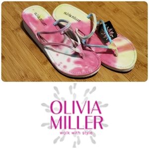 🎁4/$15 Treat Yourself! NWOB Olivia Miller sandals